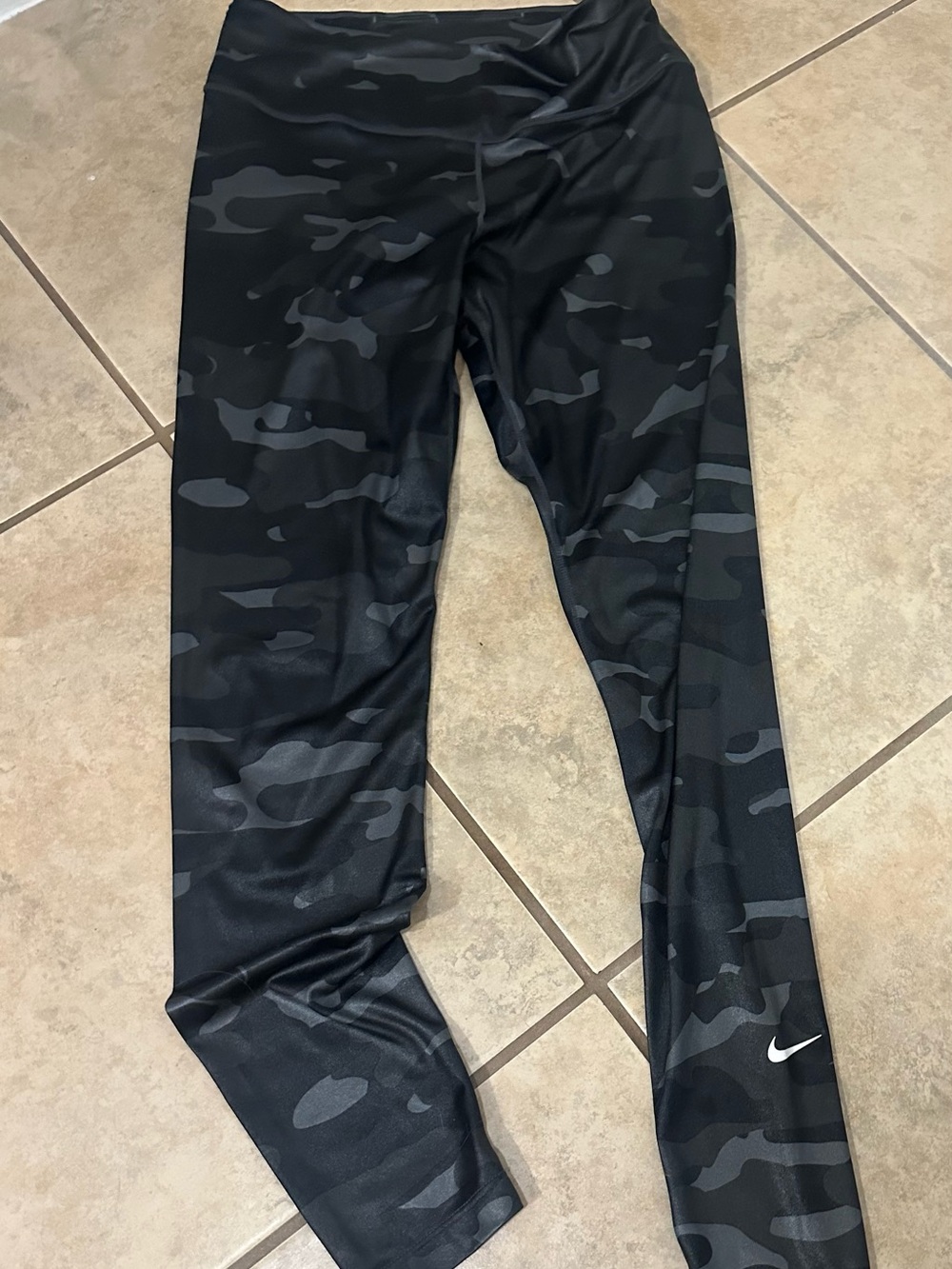 Nike Women’s Black & Charcoal Camo Performance Leggings